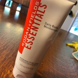 Rodan & Fields Essentials Daily Body Moisturizer